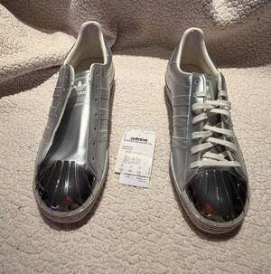 Adidas Superstar 80s Metal Toe Metallic Silver Sneakers
Size 10.5